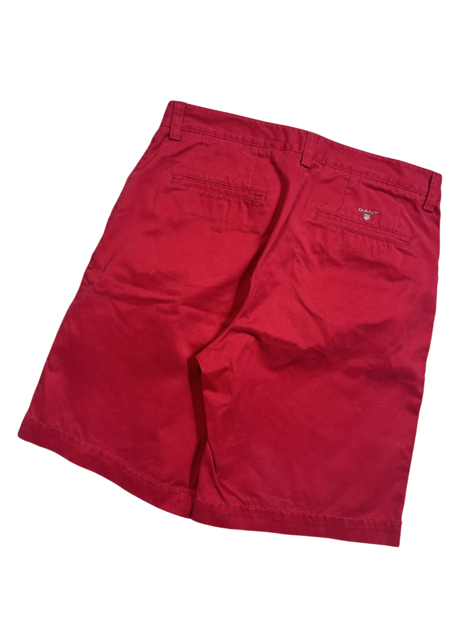 Piros GANT férfi rövidnadrág, vintage stílus, két hátsó zsebbel