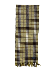 Zöld-fekete kockás vintage mintájú sál, rojtos széllel, utcai stílusban.