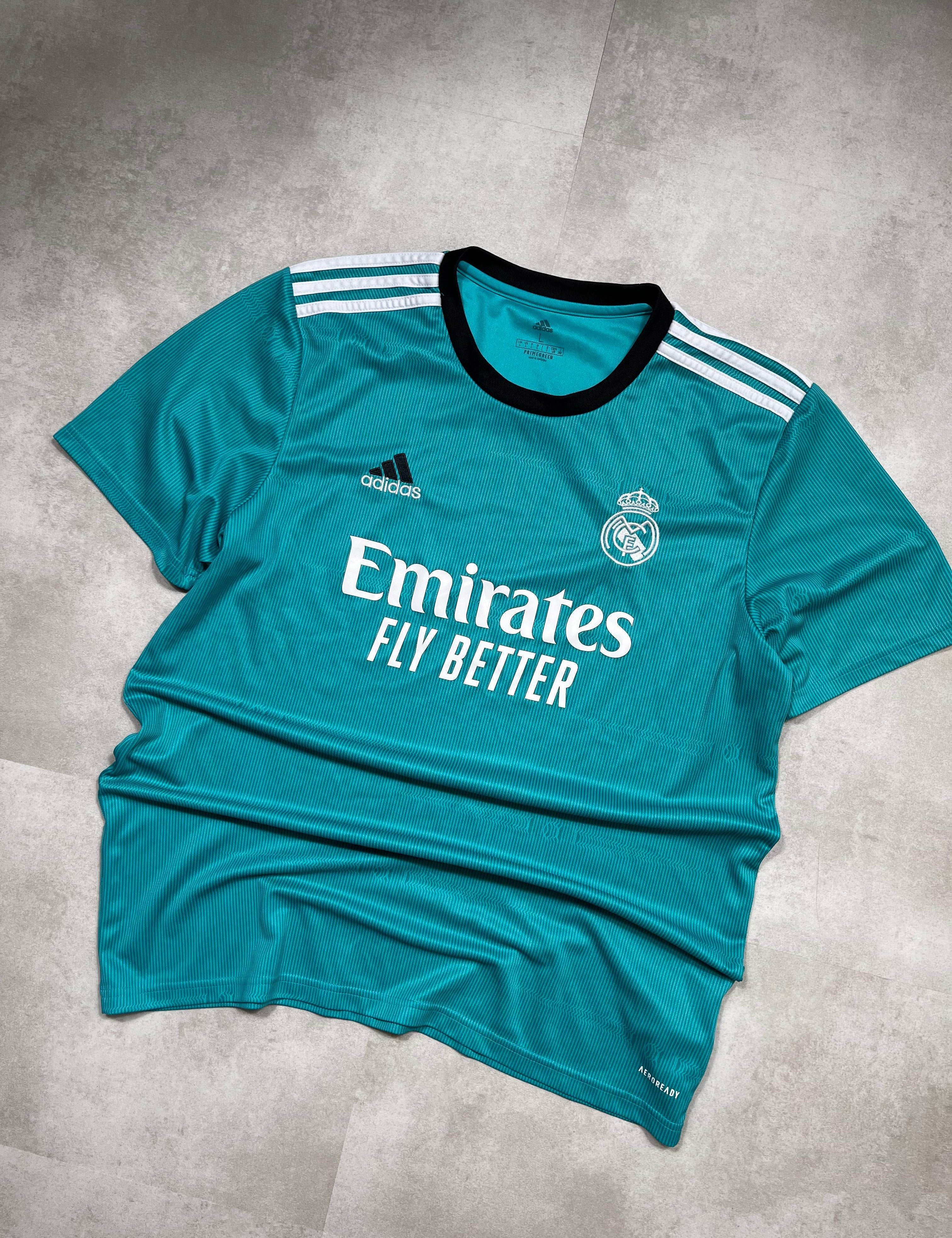 Adidas Real Madrid 2021-22 Kit (L)