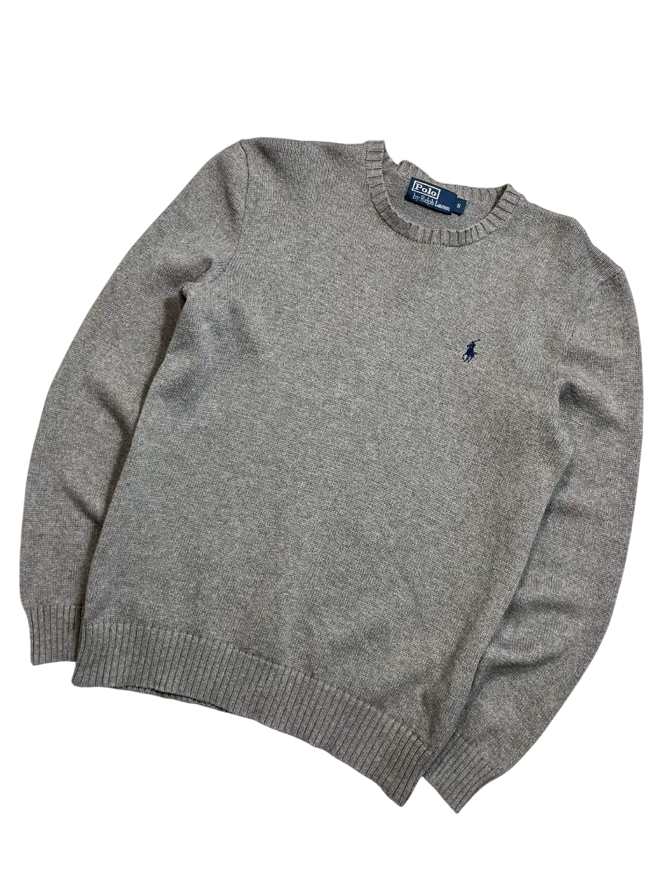 Szürke, hosszú ujjú Ralph Lauren pulóver hímzett logóval, vintage streetwear stílusban.