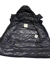 Fekete Moncler pehelykabát belső része, cipzáras, steppelt dizájn vintage streetwear stílusban