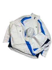 Fehér és kék vintage streetwear tréningruha, kabát, nadrág és sapka szett.