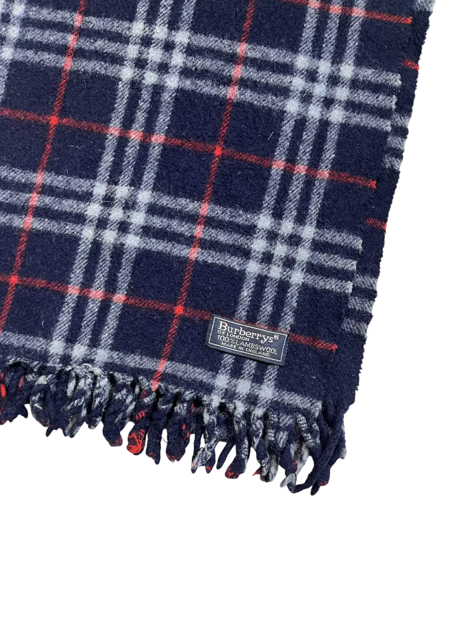 Kék, piros és fehér kockás gyapjú sál rojtokkal, vintage stílusú streetwear kiegészítő