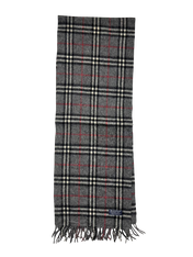 Szürke kockás vintage gyapjú sál bojtos szegéllyel, utcai ruházat kiegészítő.