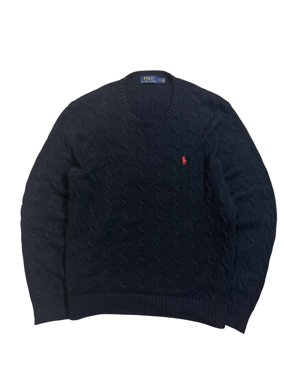 Sötétkék kötött pulóver, kerek nyakkal, vintage stílus, mellkason hímzett logóval.