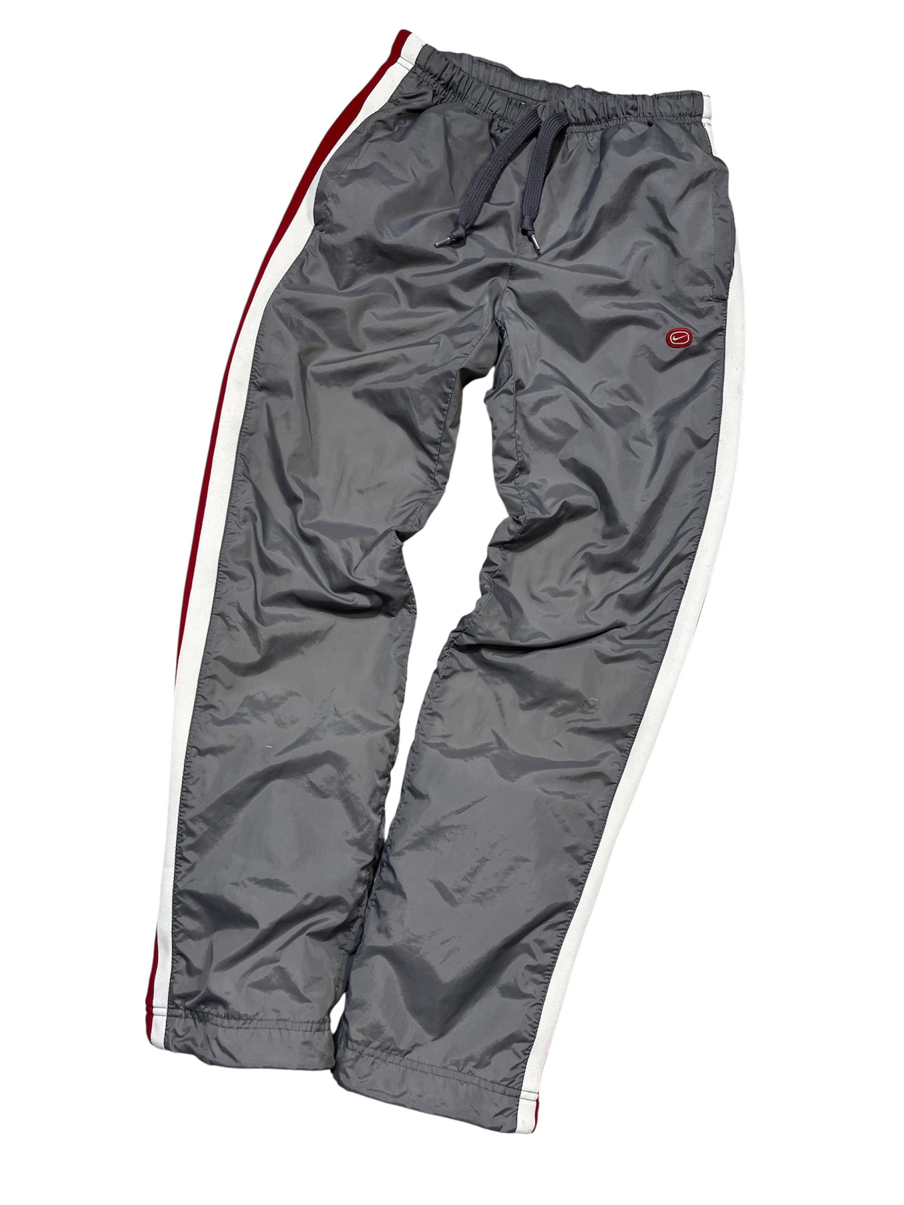 Szürke streetwear melegítőnadrág fehér oldalcsíkkal és gumis derékkal