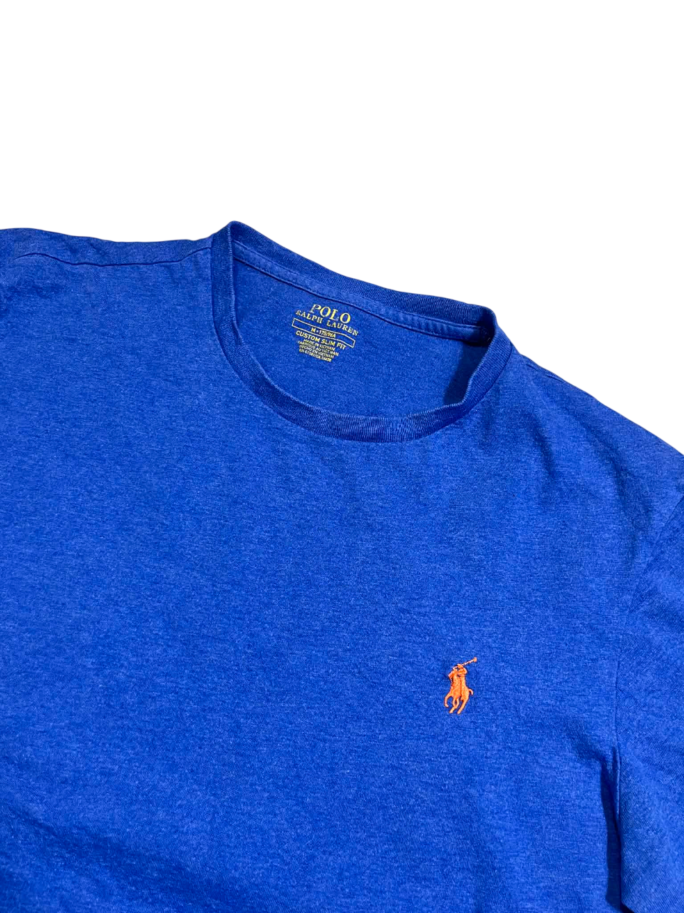 Kék Ralph Lauren póló, slim fit fazon, narancs logóval, vintage streetwear stílus