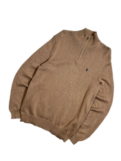 Bézs félcipzáros streetwear pulóver finom kötött anyagból, mellrészen kis logóval.