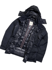 Fekete Moncler férfi steppelt kabát, levehető kapucnival, vintage streetwear stílus