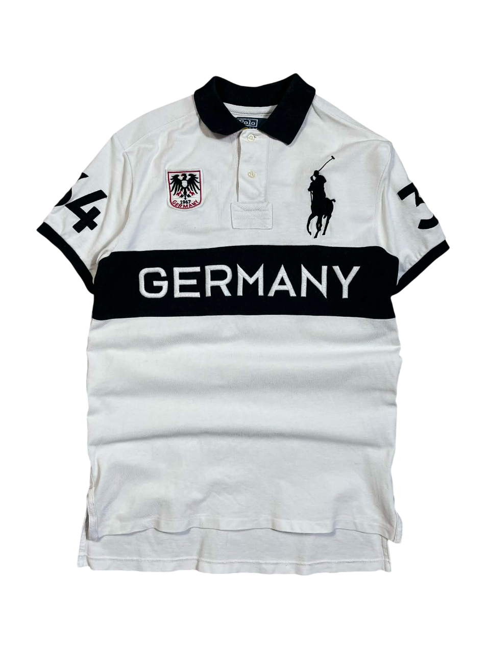Fehér, vintage Polo Ralph Lauren galléros póló, Germany felirattal és fekete díszítéssel.